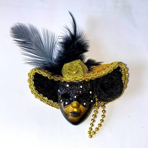 Venetian mask brooch. Handmade in Italy - Picture 1 of 5